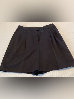 Izod Black Pleated Women's Golf Shorts